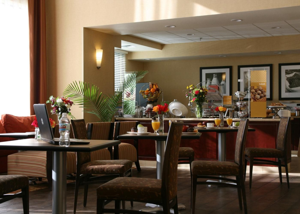 Hampton Inn & Suites Oakland Airport-Alameda