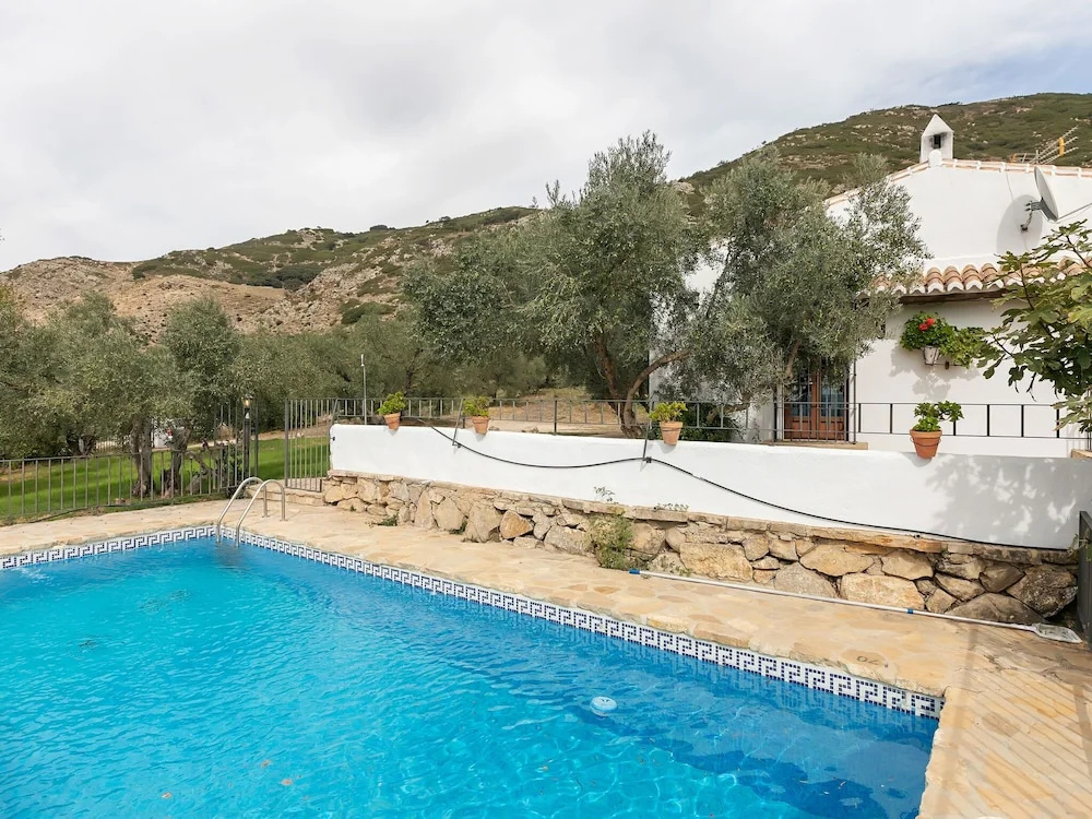 Cottage in Antequera with Pool near El Torcal