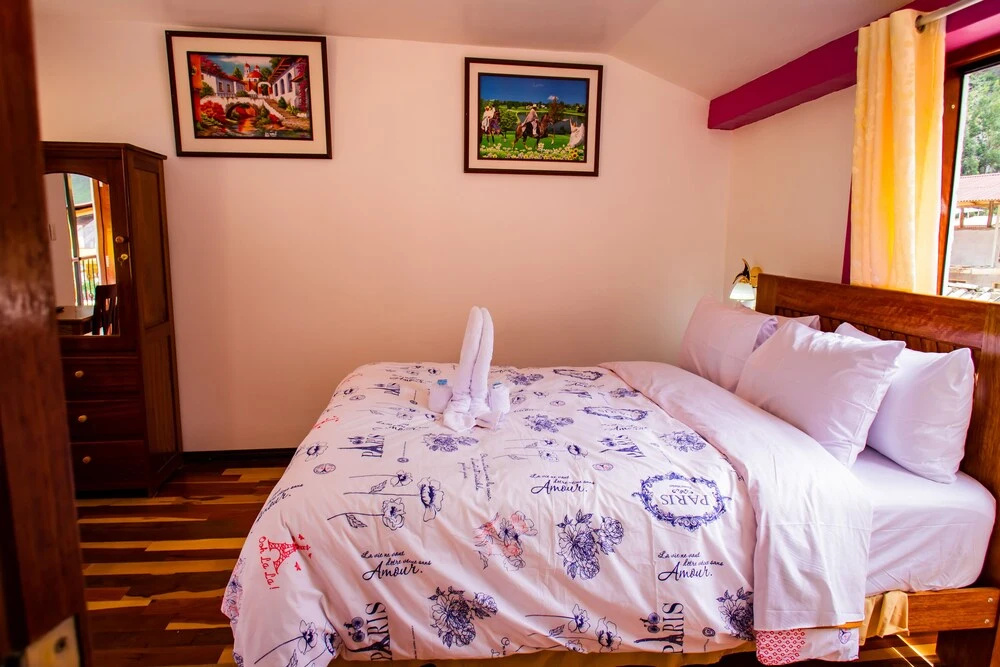 Intitambo Three Star Hotel With Panoramic View of the Mountains