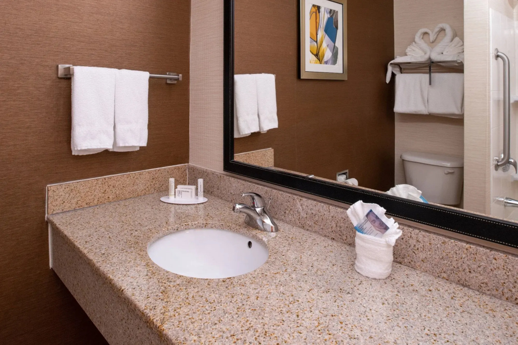 Fairfield Inn & Suites Greensboro Wendover
