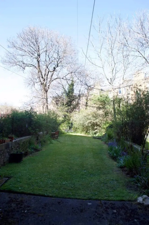 2 Bedroom Stockbridge Apartment