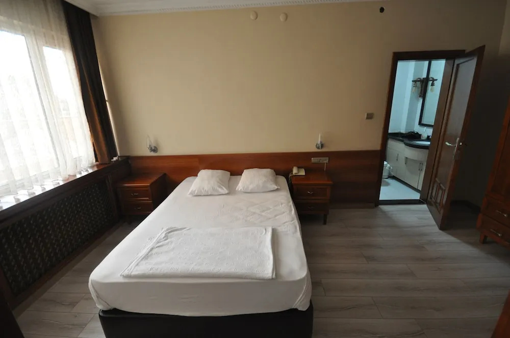 Altinnal Hotel