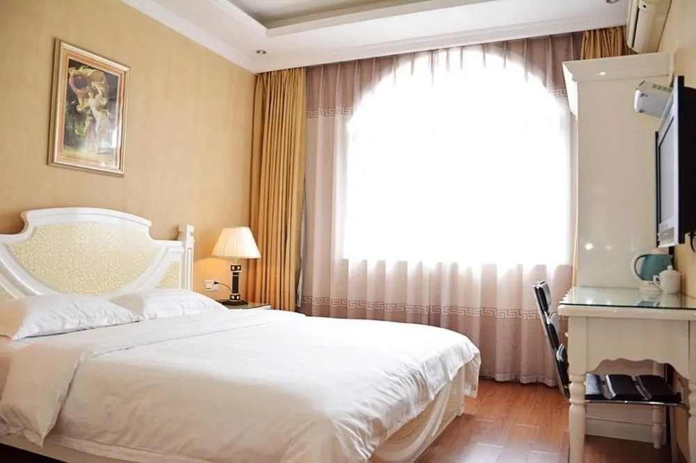 Linkou Hotel