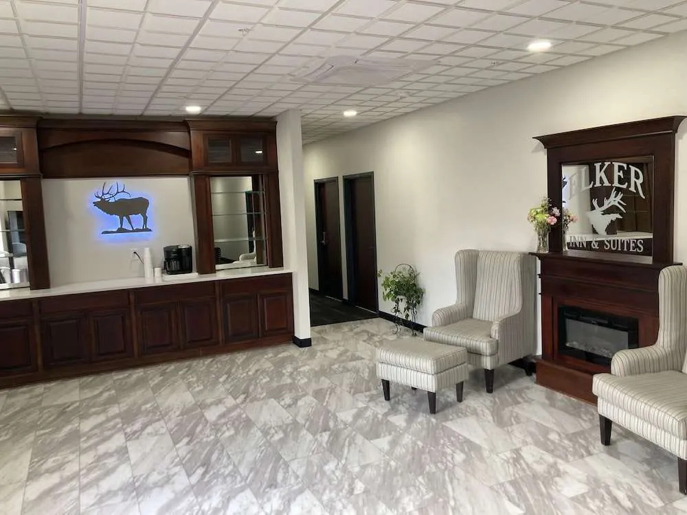 Elker Inn & Suites