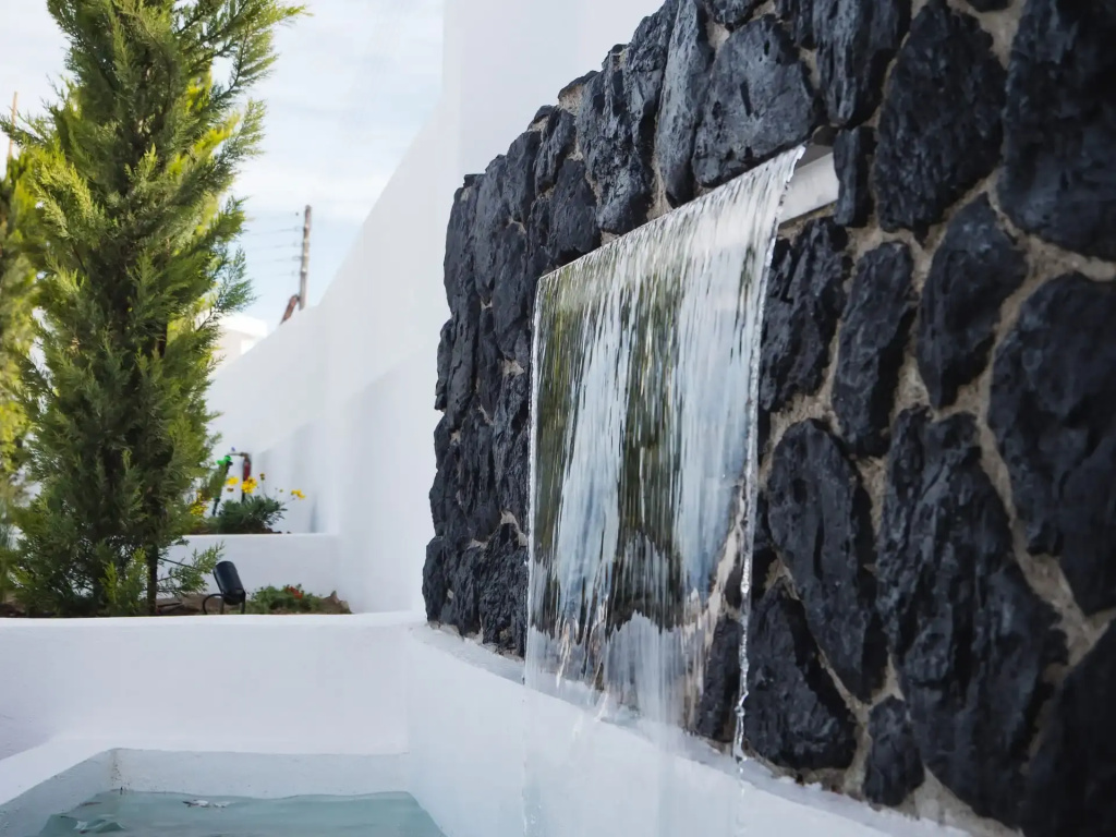 Anthemis Suites
