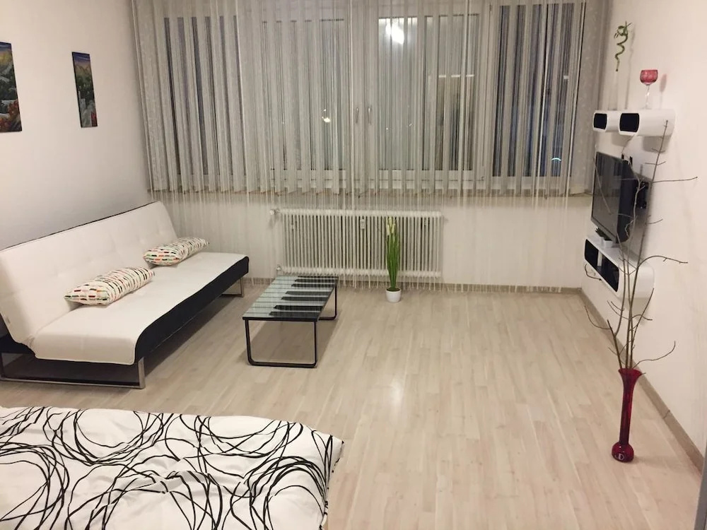 Apartment+WIFI near center Erlangen 1