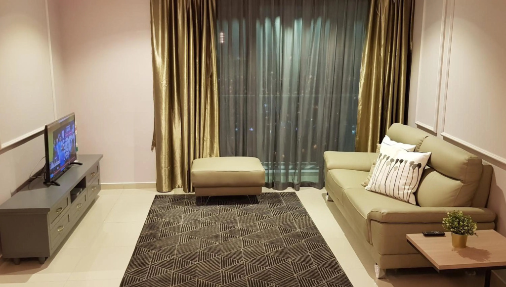 Q Suite at i-City 2Br FREE PARKING WIFI NETFLIX