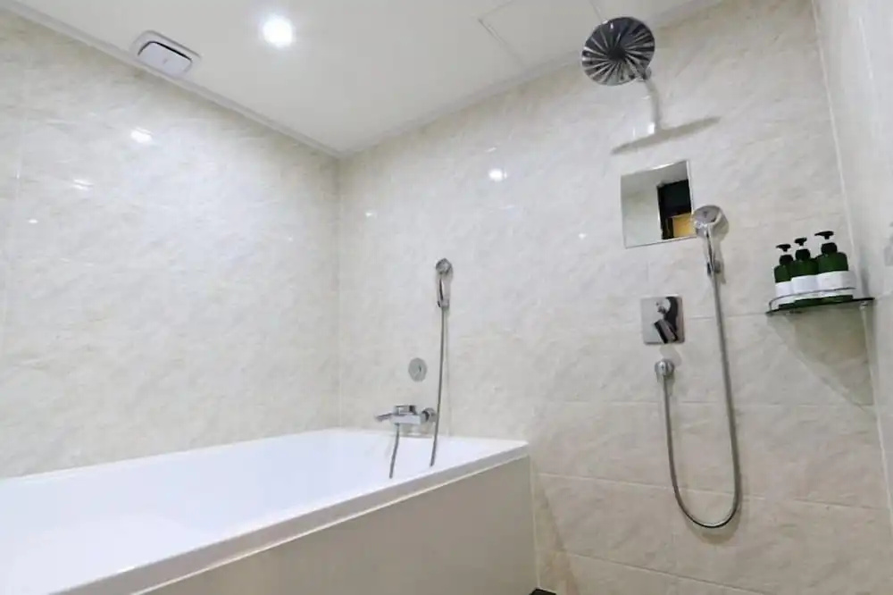 Haru Hotel