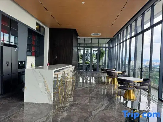 The Atrium Elegant Fully Air-Con 3BR Homestay