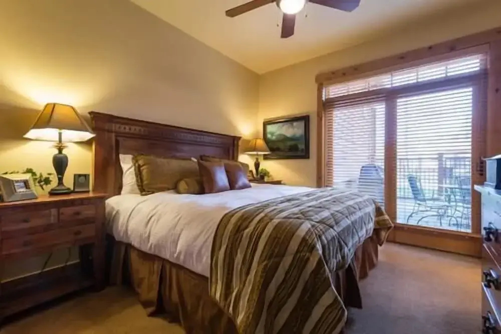 6106 Bear Lodge, Trappeur's Crossing Apartment 5