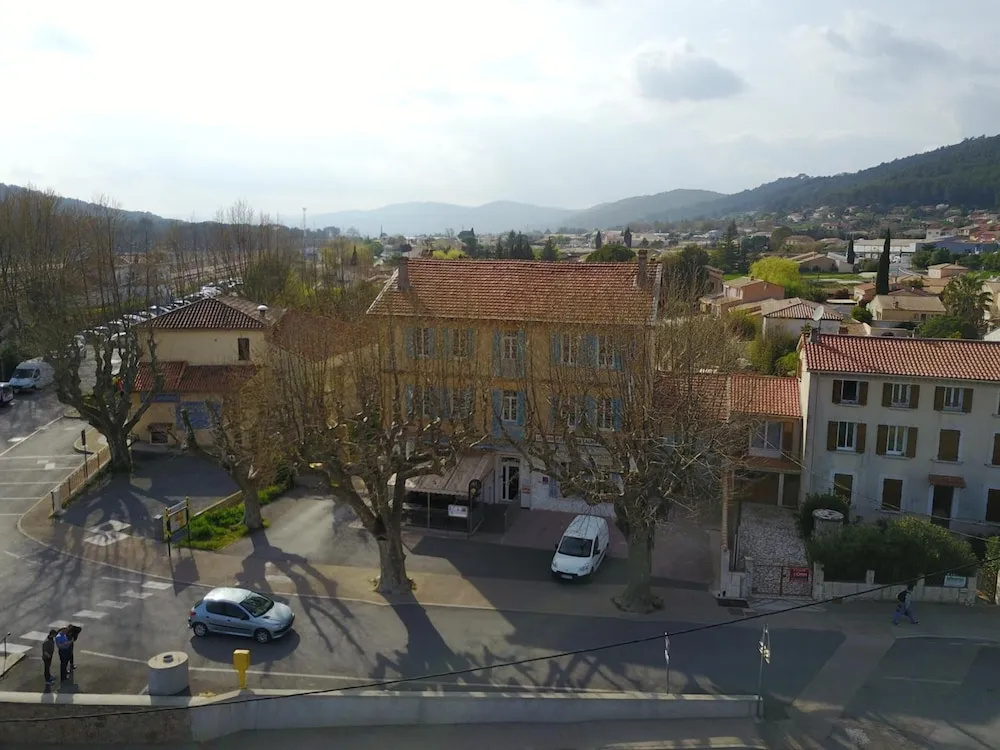 Hotel Restaurant Le Castel Fleuri
