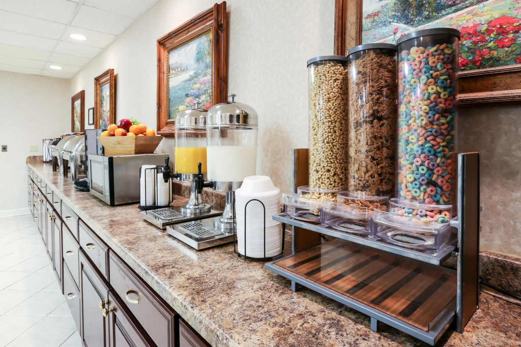 Meadowbrook Inn
