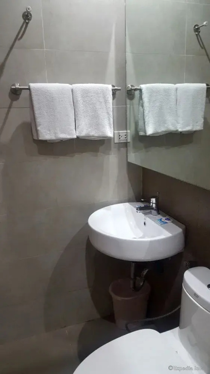 OYO 125 West Makati Hotel