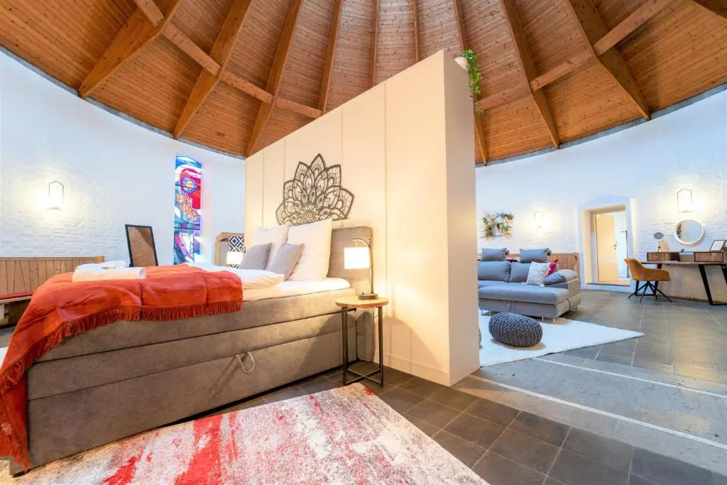 dreamcation - Wohnen in KIRCHE, 3D-Tour, Terrasse, BBQ, Küche, Kamin, 180qm