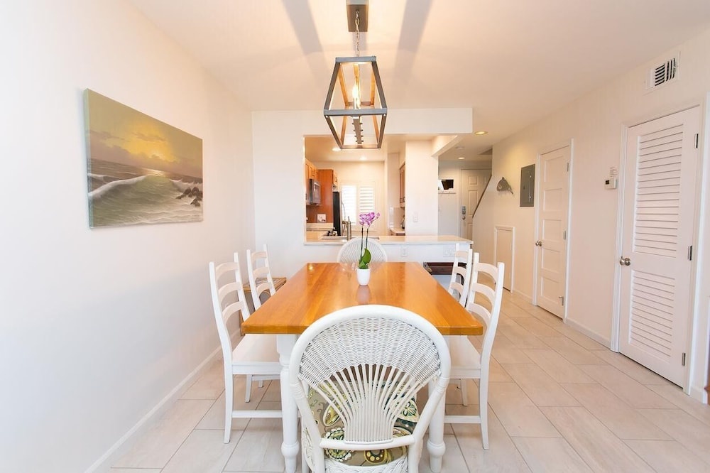 SEA Haven 113 [2/2.5] Free Activities! & Oceanfront Wifi Pool