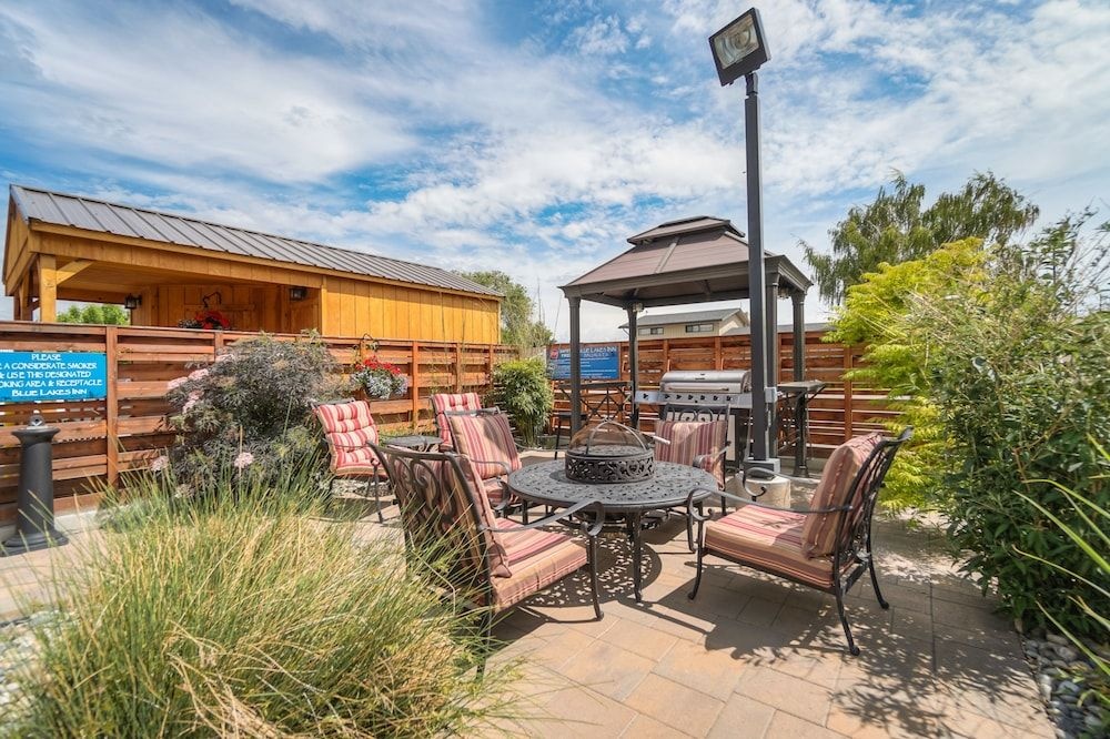 Blue Lakes Inn & Extended Stay