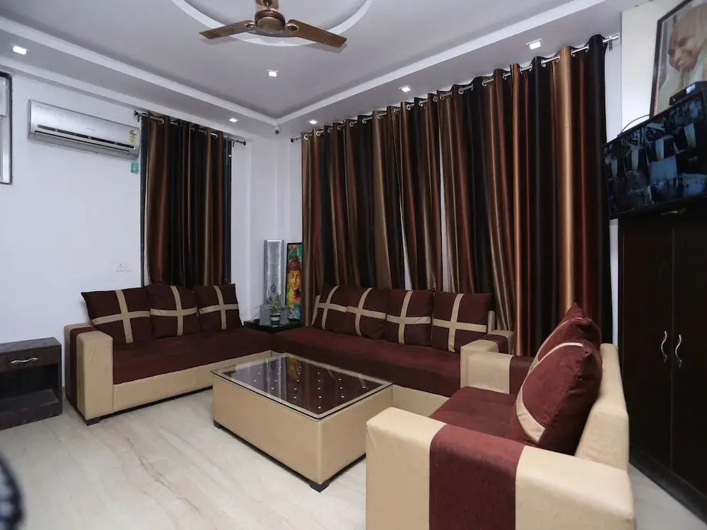 The Curtis By OYO Rooms
