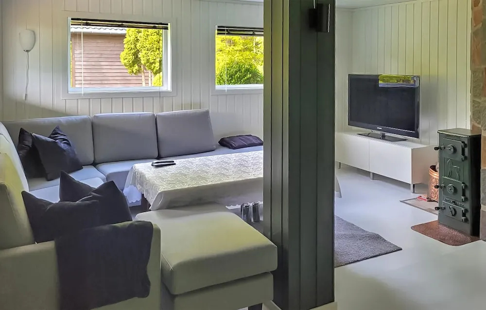 Nice Home in Lyngdal With Wifi and 4 Bedrooms