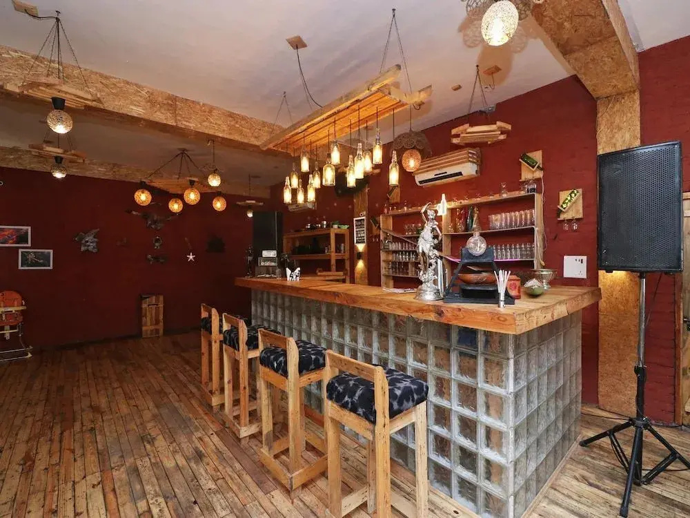 Hotel Virus Bistro By OYO Rooms