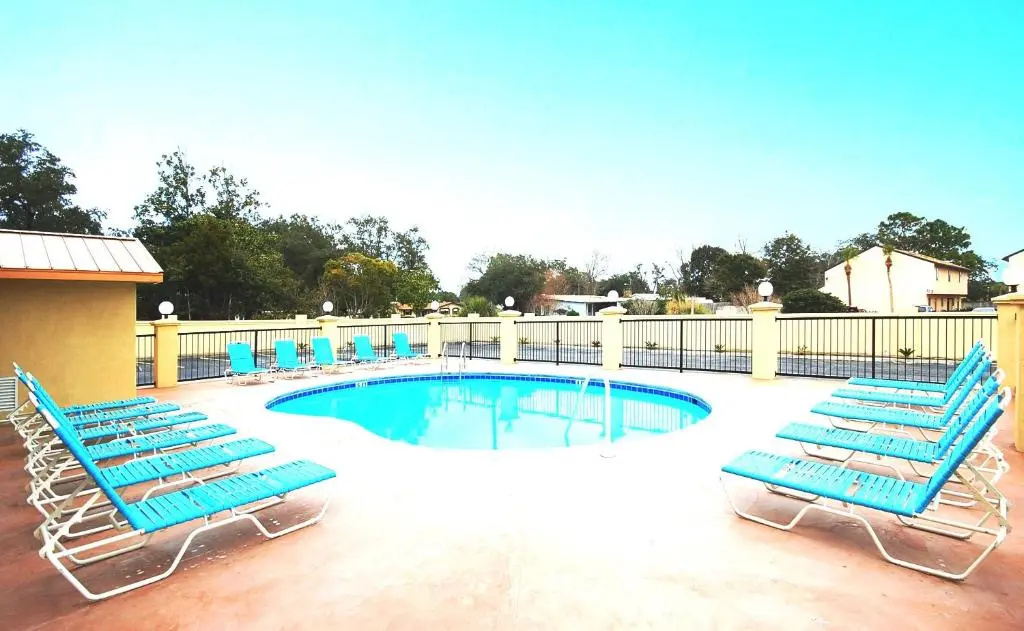 Fairway Inn