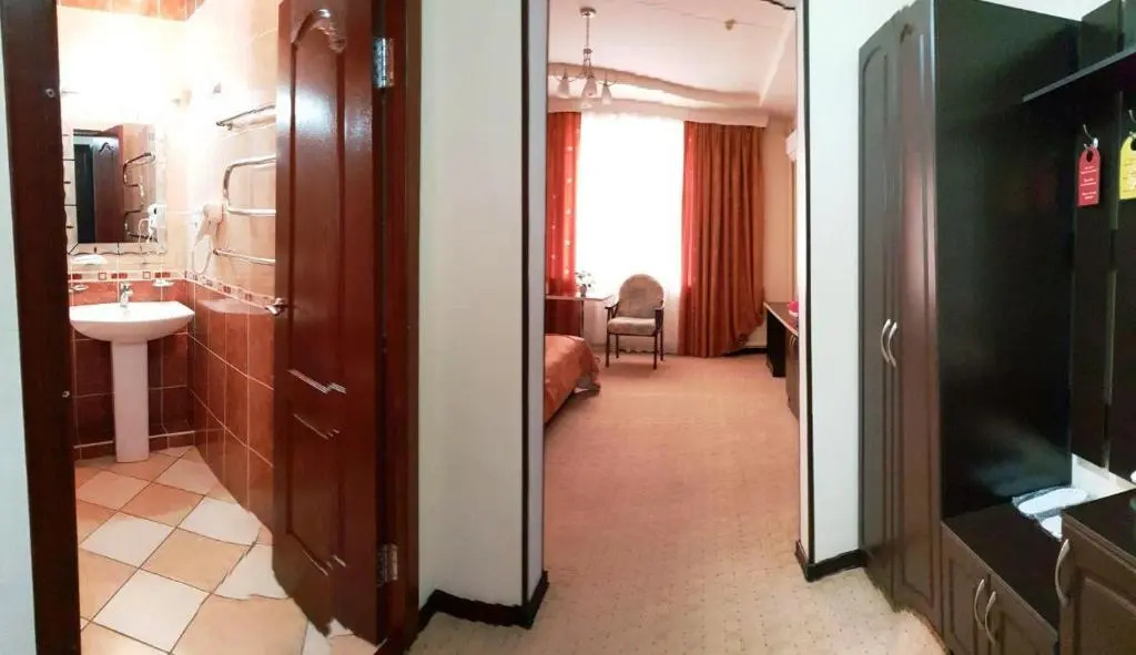 GRAND STAR HOTEL