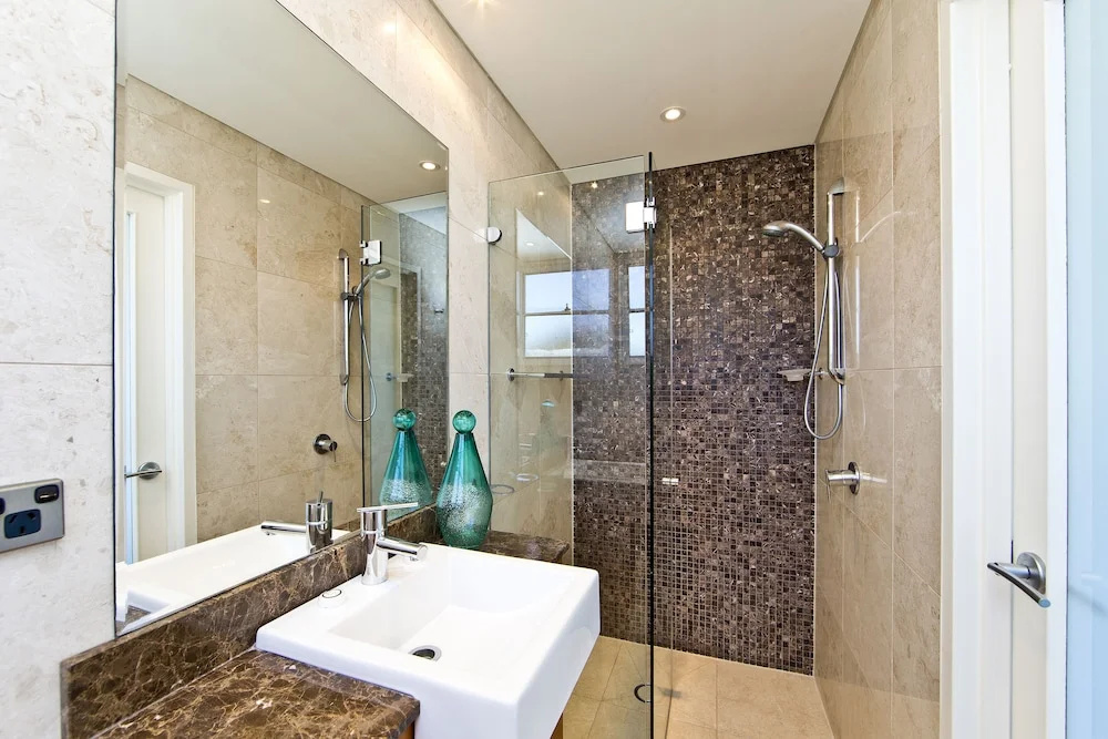 Penthouse Palace - Private Heated Pool and Spa
