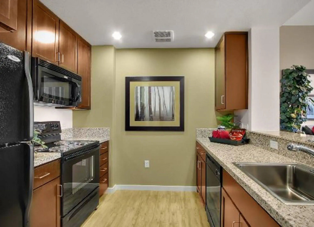 Global Luxury Suites at Villa Street