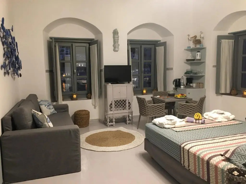 Port Mansion Hydra 1