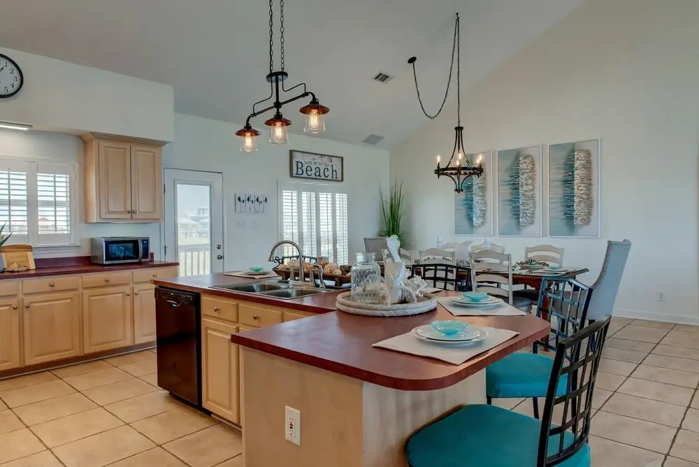 Dauphin Charm - Gulf Front! Pet Friendly - Wrap Around Porch With Observation Deck And Outdoor Seating 4 Bedroom Home by RedAwning