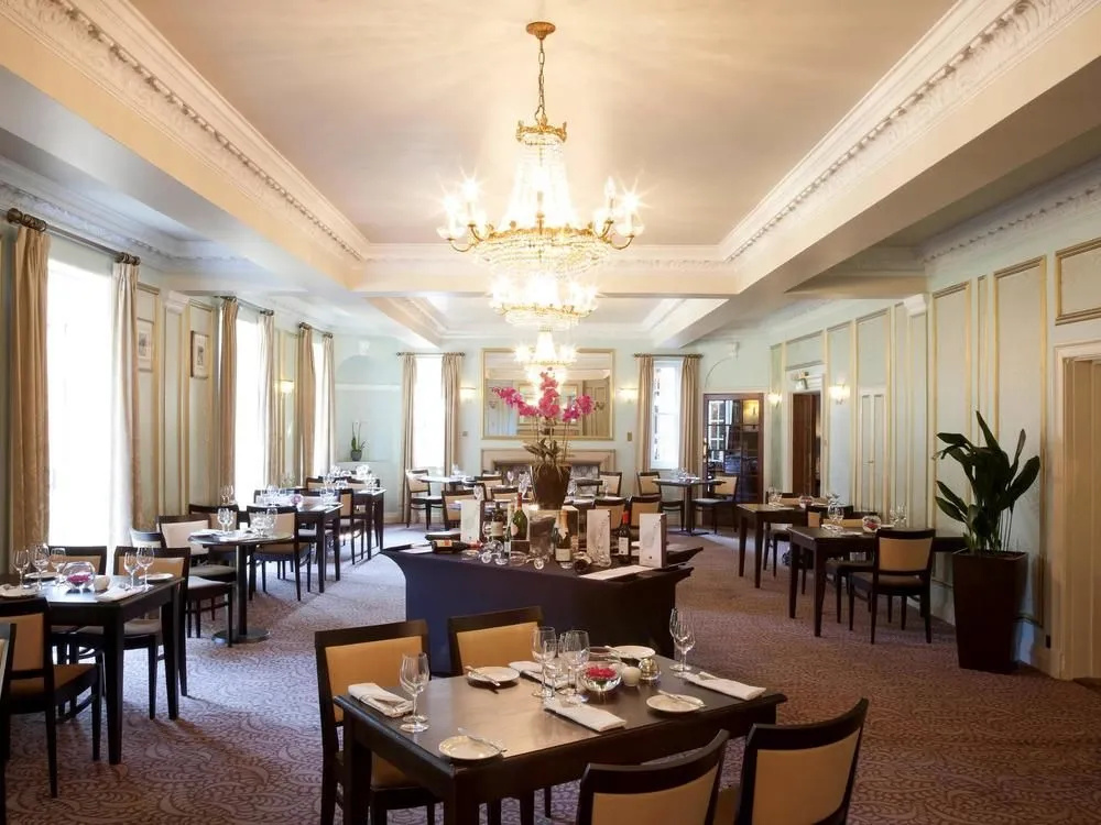 Mercure Farnham Bush Hotel