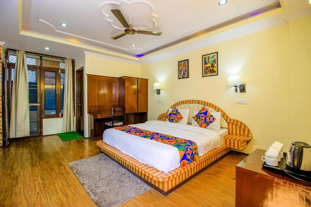 FabHotel Moon II
