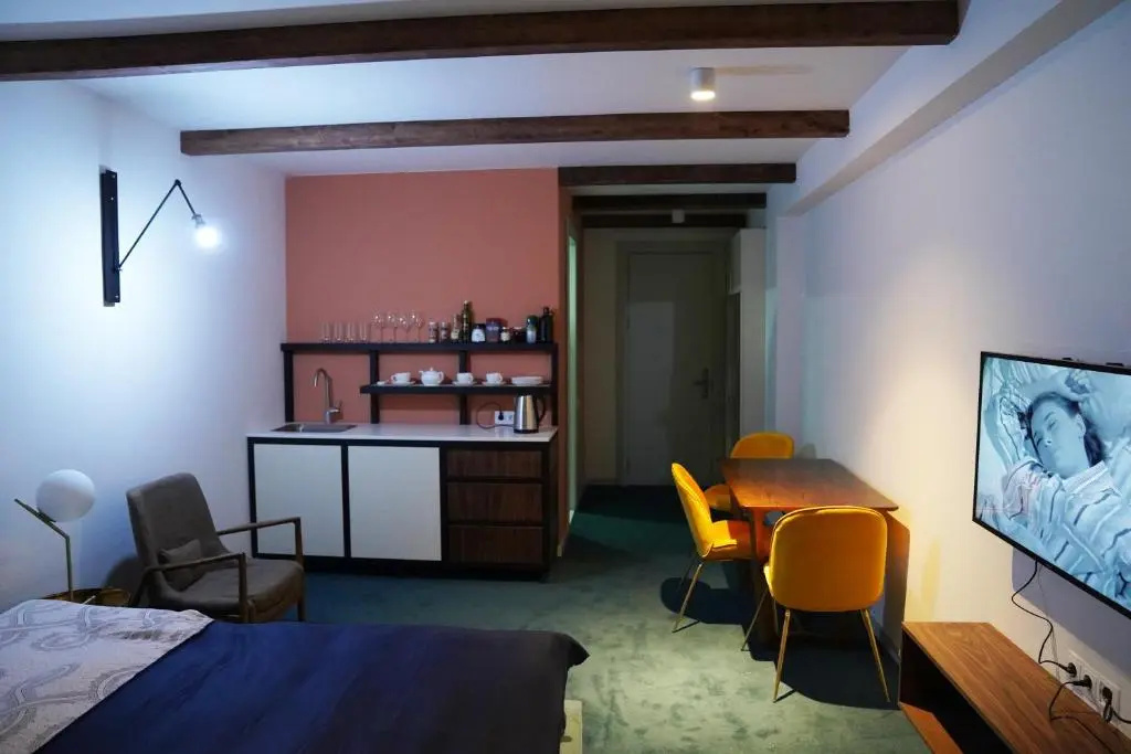 Atrium Apartment 245