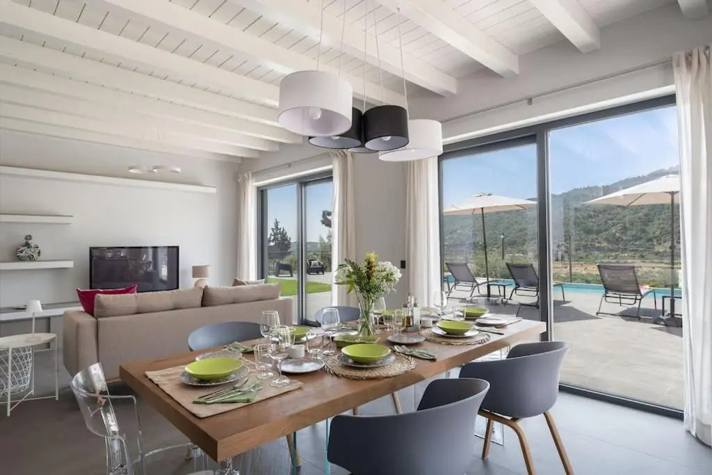 3 Bedroom Modern Villa, Pool, Savoca, East Sicily