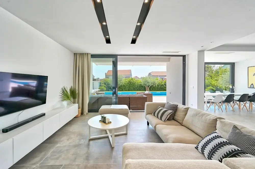 5-bedroom villa near Split with pool