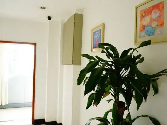 Motel (Chengdu Du Fu Thatched Cottage)