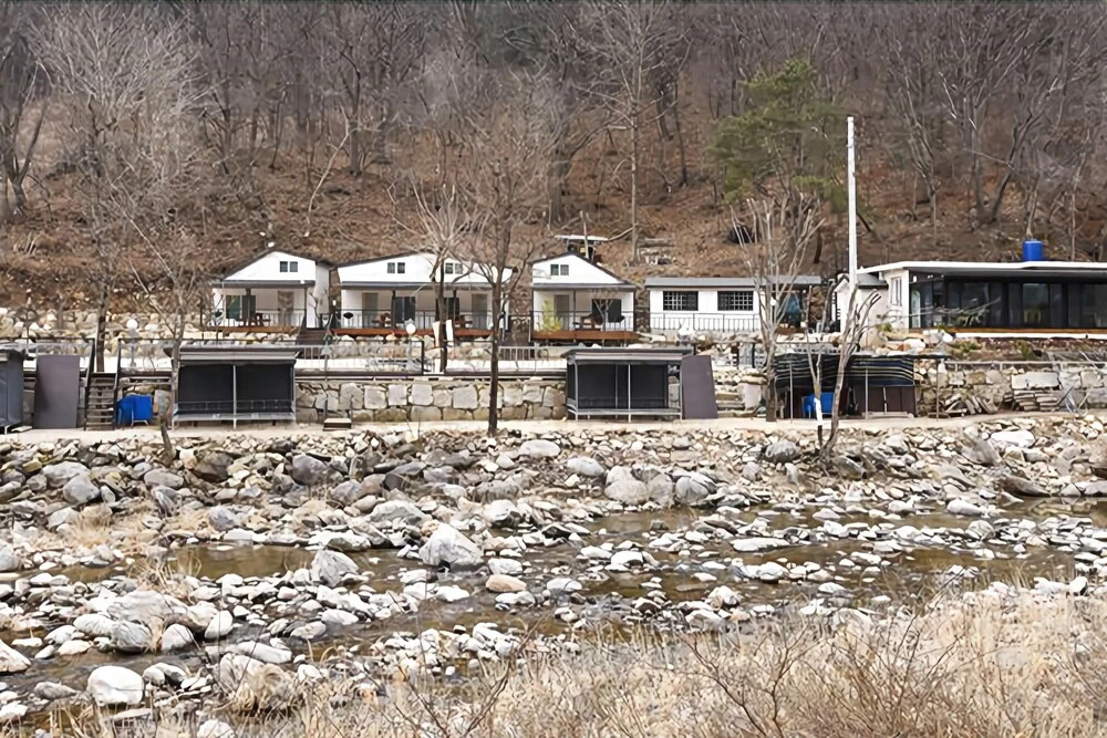Gapyeong Hwaaksan Acrossvalley Pension