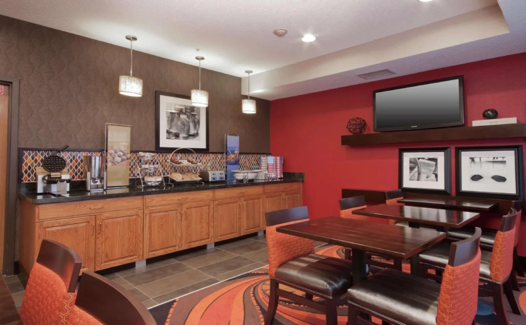 Countryside Inn and Suites