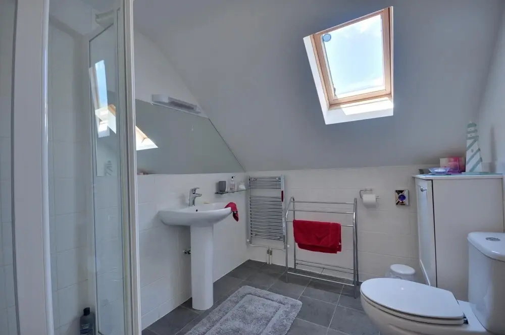 Brook End in Burton With 2 Bedrooms and 2 Bathrooms