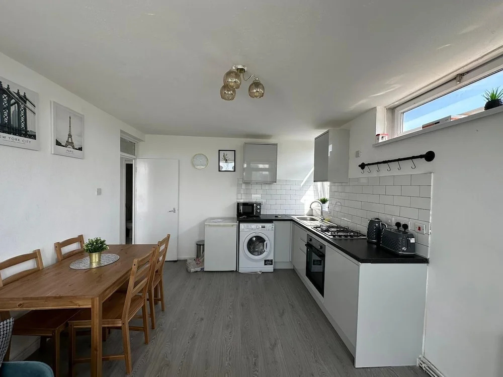 Lovely 3-bed Apartment in London
