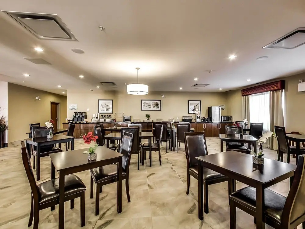 Revolution Hotel