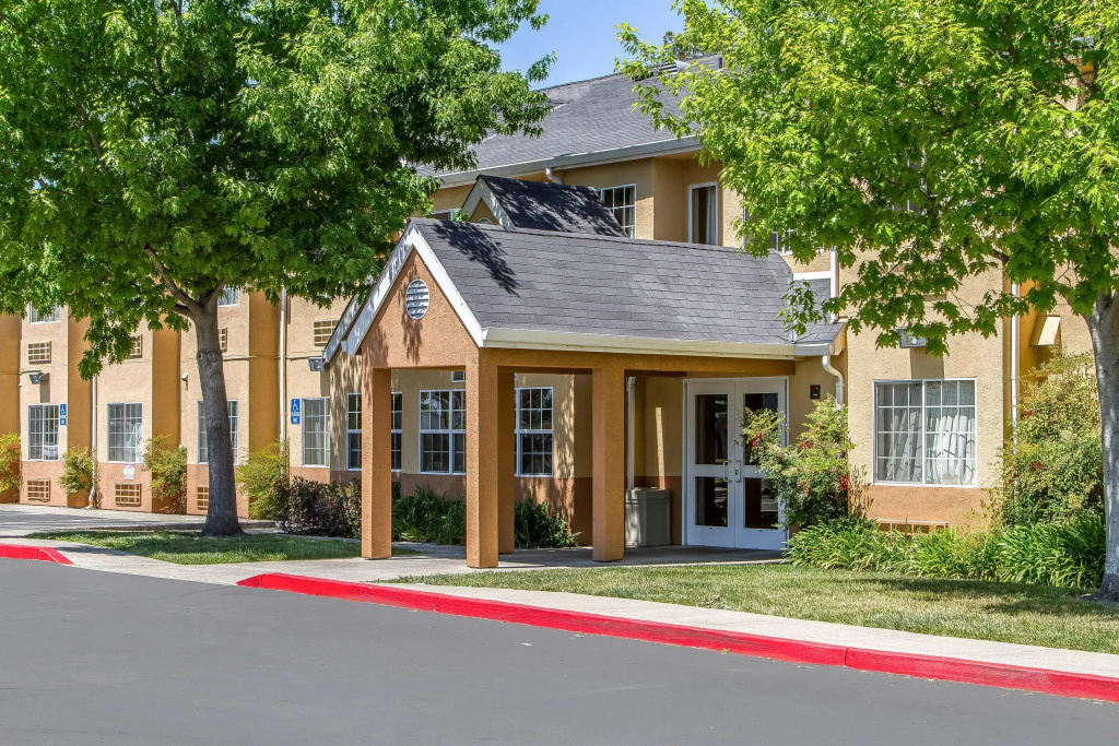 Econo Lodge Inn & Suites Santa Rosa South