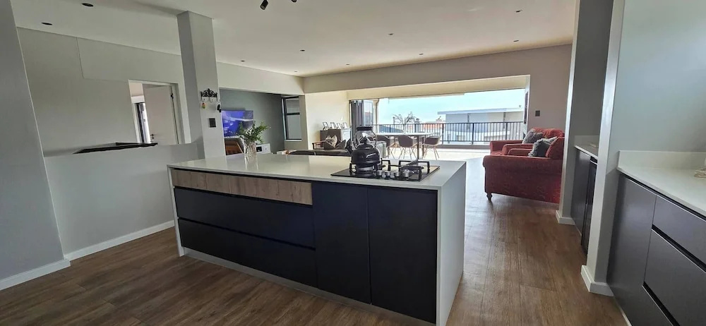 Seaside Retreat in Langebaan With Hot Tub and BBQ