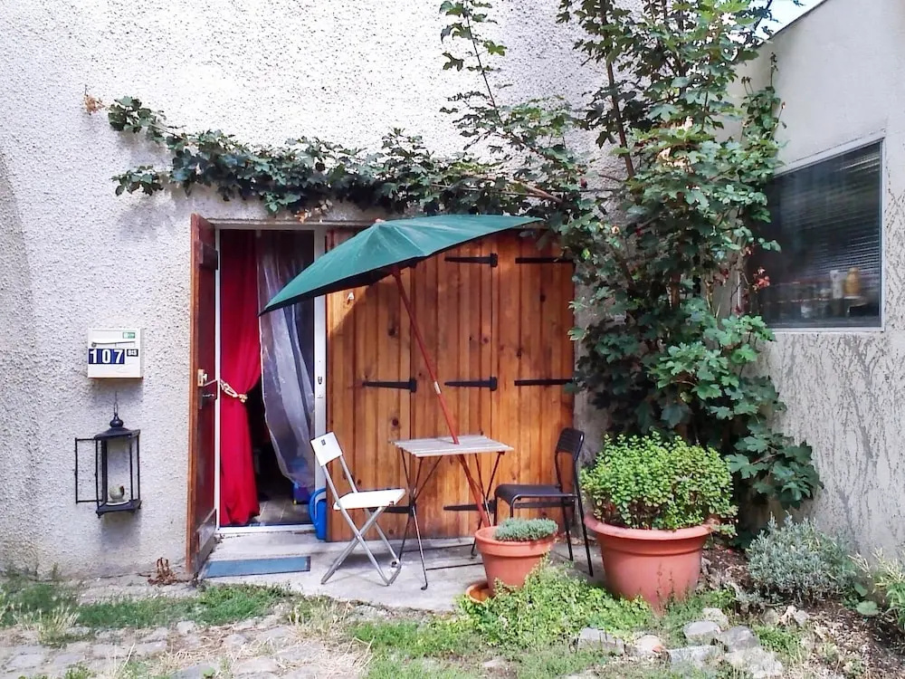 House With one Bedroom in Le Chesnay, With Furnished Garden