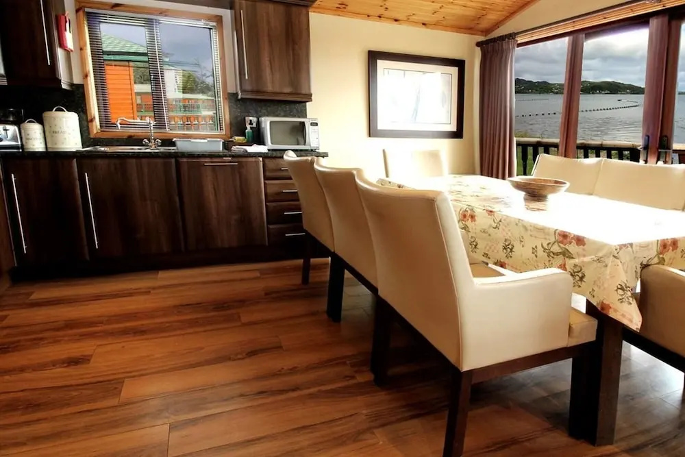 Luxury 4 bed bay View Cabin - Sleeps 9 People