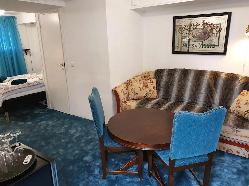 MS Birger Jarl - Hotel & Hostel