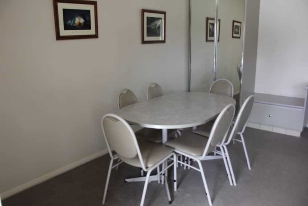 The Saltbush Motor Inn