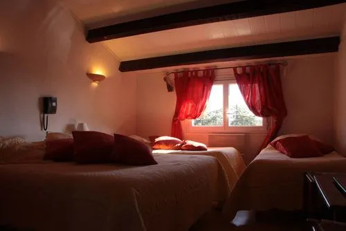 LOGIS HOTEL L' Auberge d'Uzes
