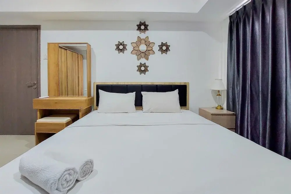 Comfortable and Spacious 2BR Tamansari Bintaro Mansion Apartment By Travelio