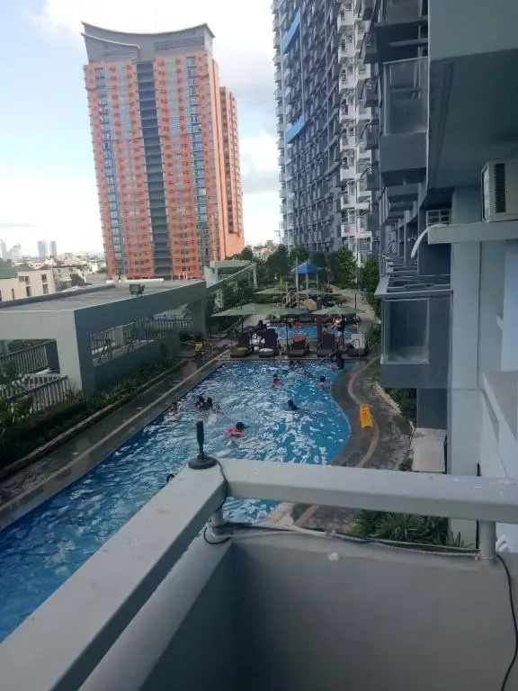 Cubao ManhattanHeights Unit 7EF Tower B, 1BR