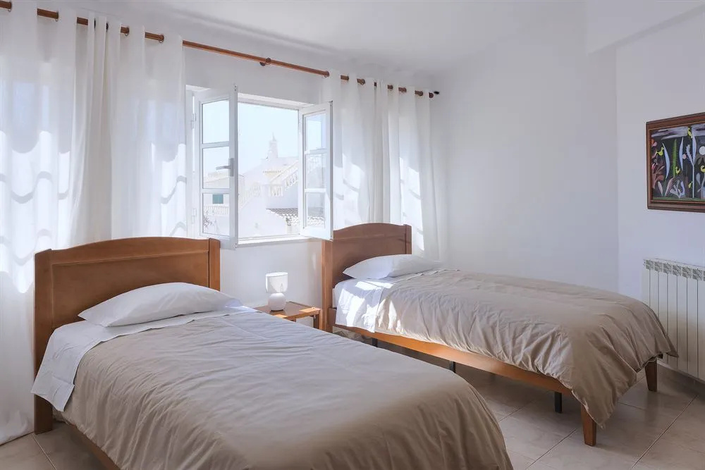 Flow House - Guesthouse & Surf / Kite Surf School